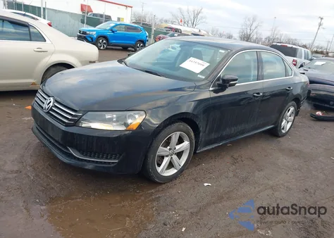 2012 Volkswagen Passat 2.5L Se z USA, uszkodzony, nr VIN 1VWBP7A33CC108568